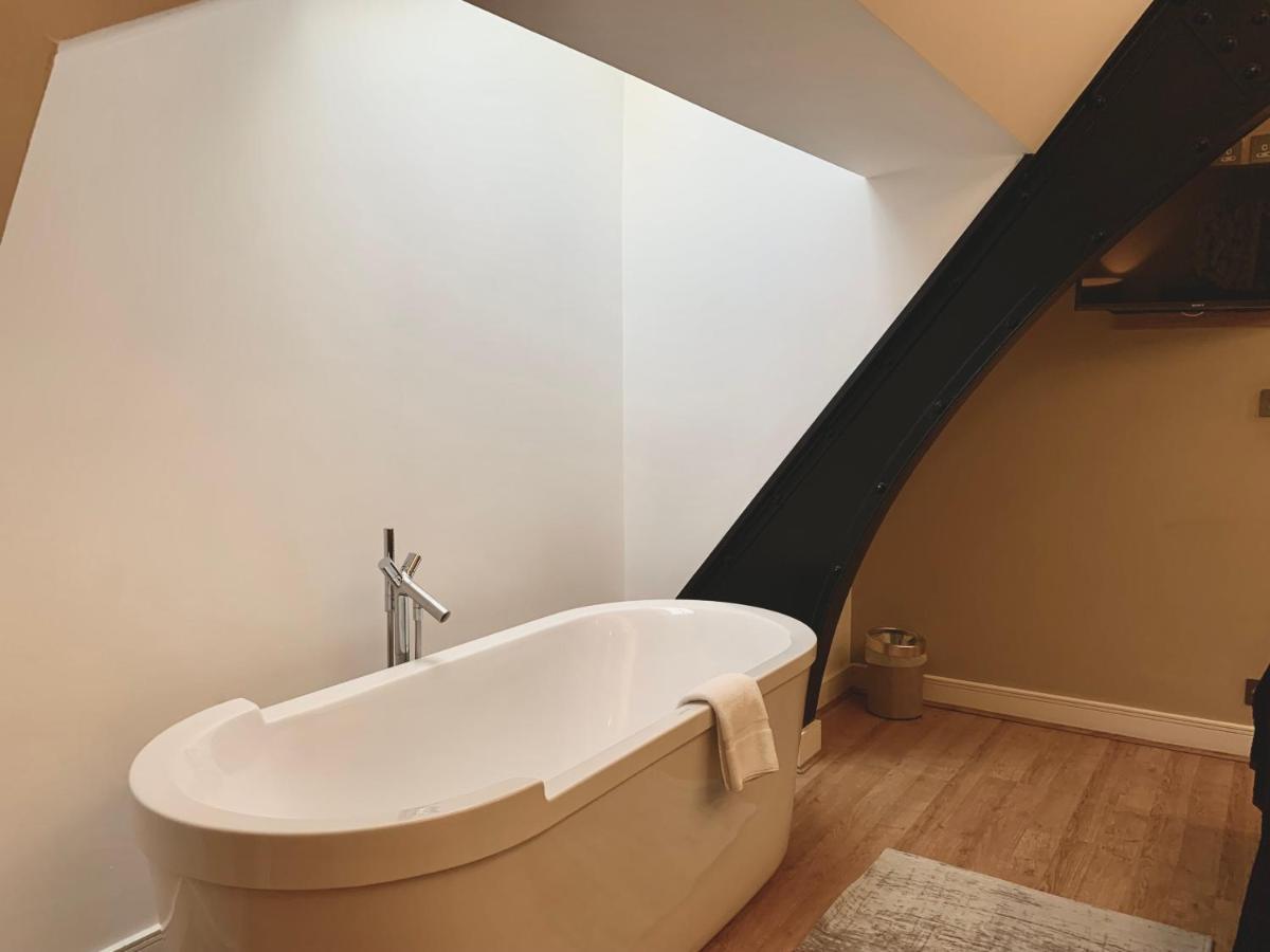 Quebecs Luxury Apart-hotel Leeds (West Yorkshire)